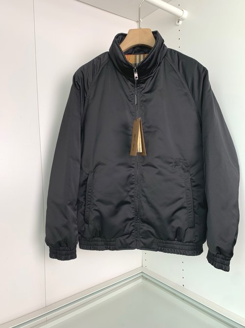 Manolo Blahnik Double-Sided Wearable Down Jacket with Quilted Design