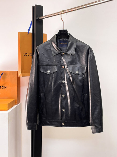 Louis Vuitton Pre-sale Jacket with High Comfort and Detailed Finishing