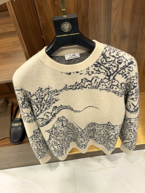 Hermes Luxurious Leopard Jacquard Cashmere Sweater