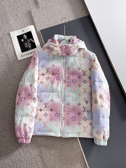 Louis Vuitton Premium 90% Down Jacket Showcasing Logo and Color Block