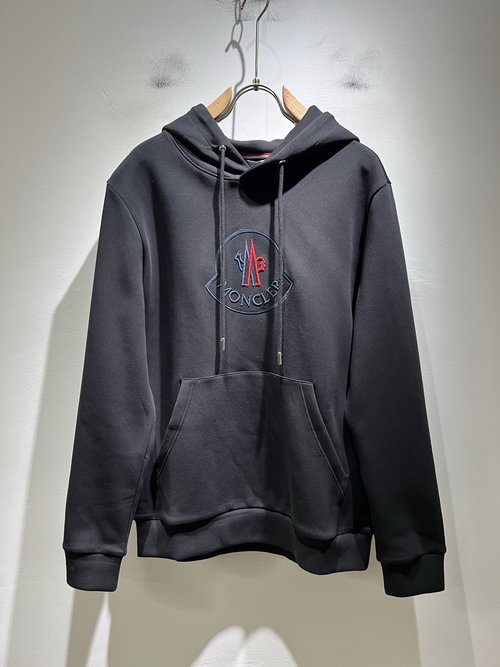 Moncler Comfortable Embroidered Long-Sleeve Sweatshirt