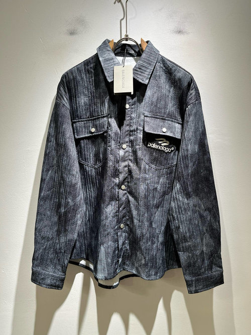 Balenciaga Stylish Shirt with Logo Pattern