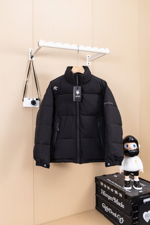 Descente Black & White Collared Jacket with Chic Details