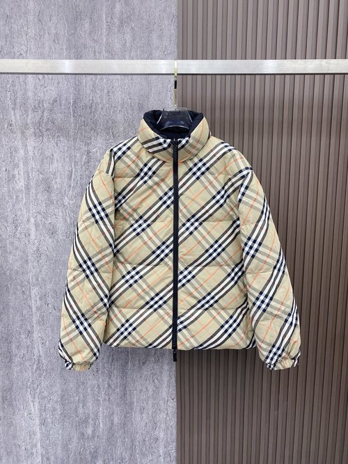 Burberry High - standard Double - collar Down Jacket with Logo Badge