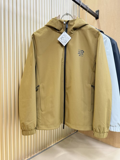 Loewe Fashionable Jacket with Luxury Logo and Italian Fabric