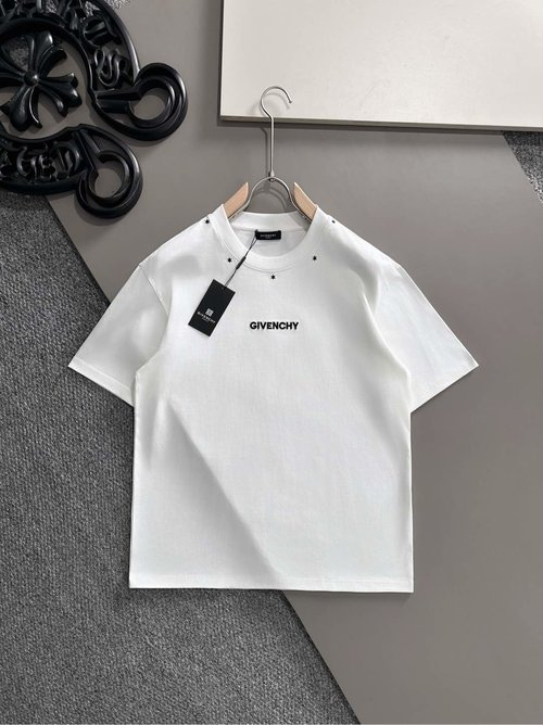 Givenchy New Short Sleeve Round Neck T-Shirt in Black and White