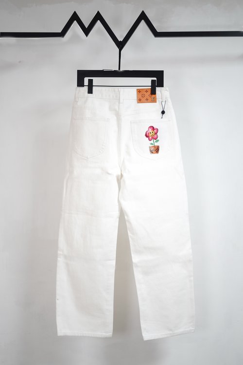 Louis Vuitton Elegant Pocket Print Straight Jeans with Premium Wash