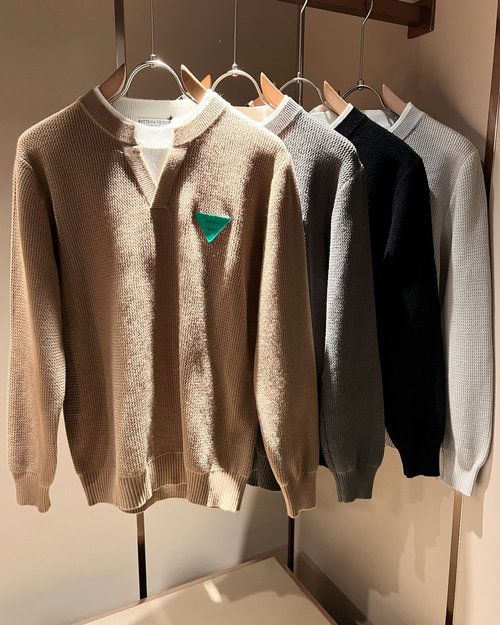 Bottega Veneta High-Quality Solid Color Knitted Sweater with Logo