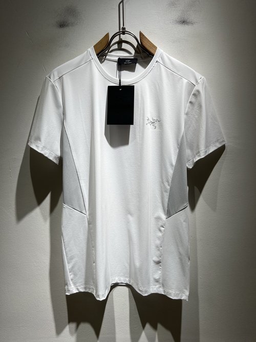 Canada Goose Elastic Spandex Short Sleeve T-Shirt with Logo Print