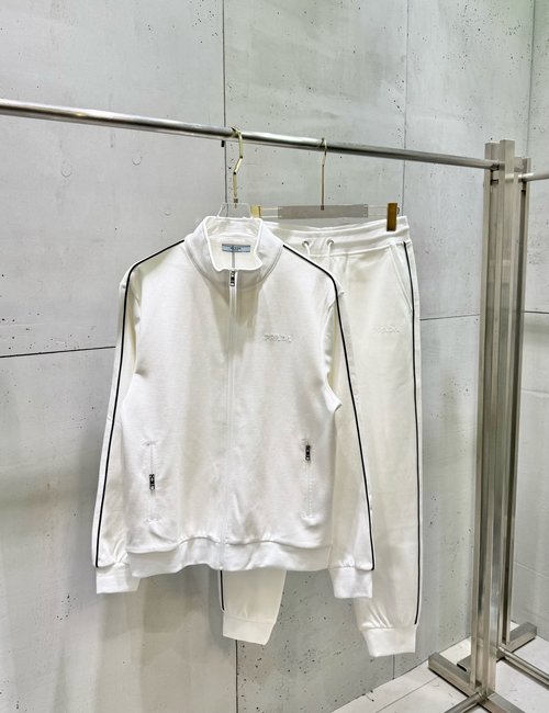 Prada New Casual Sport Suit with Stripe and Embroidery