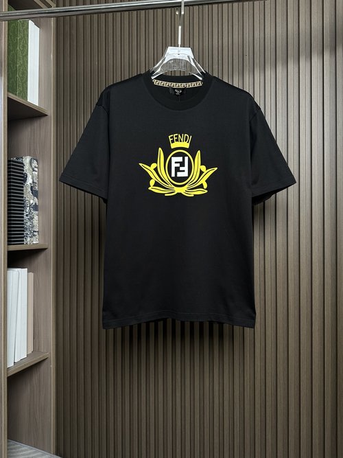 Fendi Black Round Neck Short Sleeve T-Shirt Made of Fine Cotton