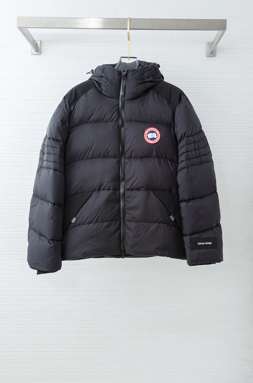 Canada Goose Waterproof and Windproof Down Jacket with Comfortable Lining
