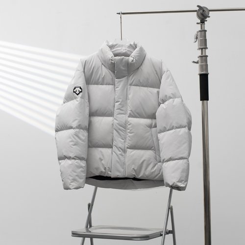 Descente Cuff Logo Stand Collar White Down Jacket