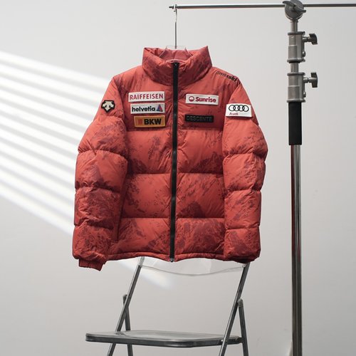 Descente Multi-label Co-branded Snow Collar Down Jacket in Red