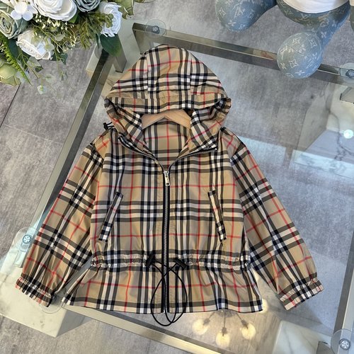 Burberry Girls Lightweight UV-Protective Trench Coat for Spring/Summer/Fall
