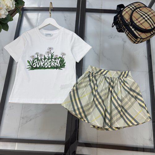 Burberry Girls White Daisy Letter T-Shirt & Shorts Set