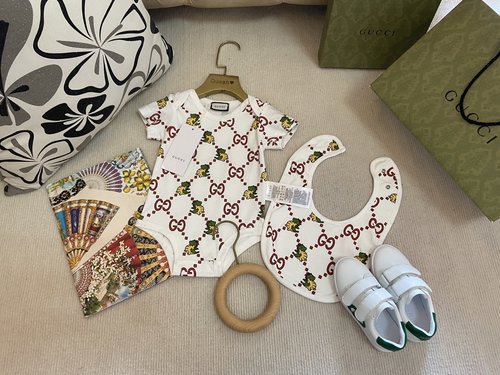 Gucci Unisex Baby Short Sleeve Onesie & Bib, Cotton