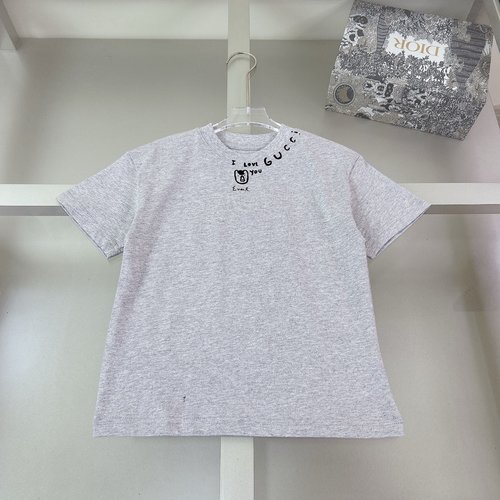 Gucci Unisex Kids T-Shirt Foam Print 100 Cotton Comfortable Stylish